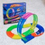 Pista de auto con luz flexible, 90 piezas, 1 auto